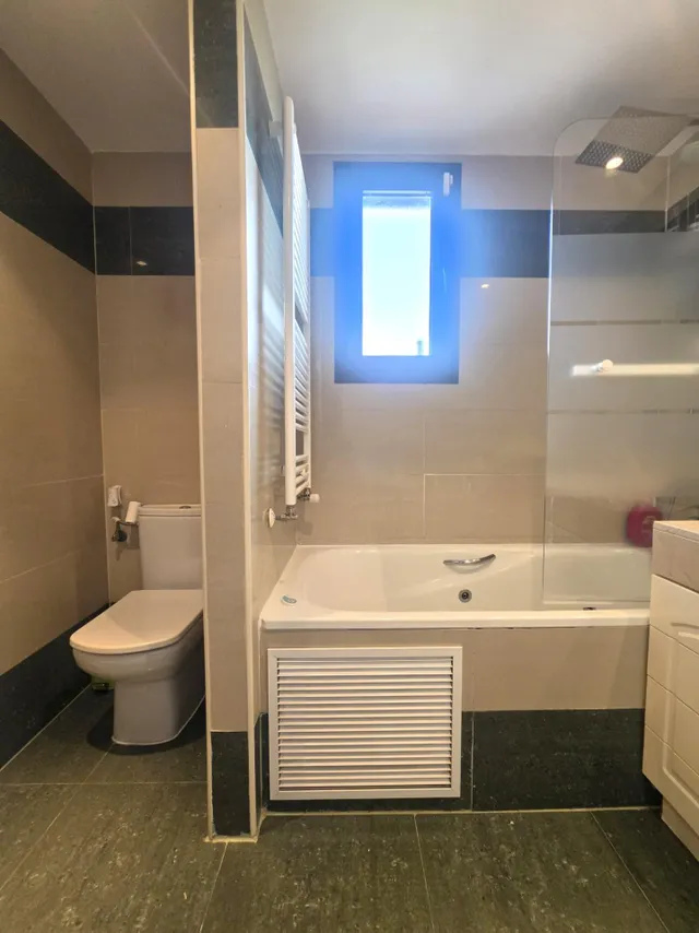 Chalet de esquina en zona hospital — 48