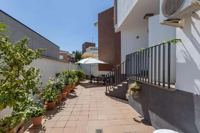 Gran casa con piscina en huetor vega — 8