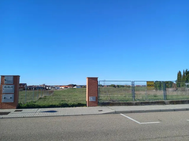 Parcela en venta en Aldeamayor de San Martín. 743 m2 Ref.2026 — 9