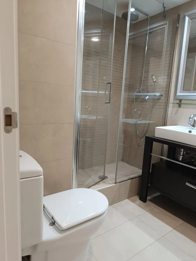 Exterior de 3 dormitorios 2 baños mas aseo de cortesia, para entrar a vivir, buena finca, portero fisico y de fin de semana, zonas comunes ajardinadas y deportivas, excelente zona y muy bien comun — 34
