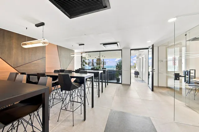 APARTAMENTO DE LUJO CON VISTAS PANORÁMICAS AL MAR EN CARAT I – CARVAJAL, FUENGIROLA — 20