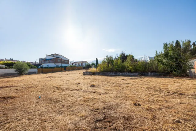 Compra tu parcela para hacer la casa de tus sueños a 5 min de Granada. Huétor Vega — 8