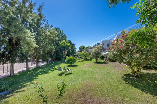 ¡Oportunidad en Doña Pilar! Piso de 2 dormitorios con piscina, jardines, parking y pista de tenis — 23