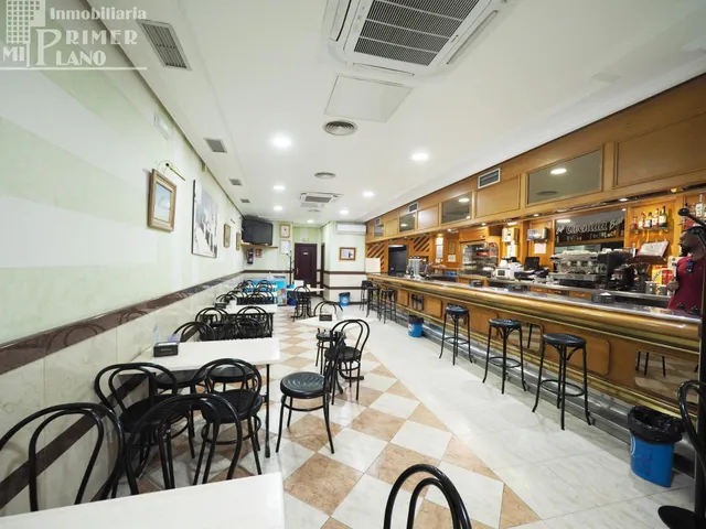 Amplio Local Comercial en Calle Don Victor Peñasco, Tomelloso - €500.000 — 10