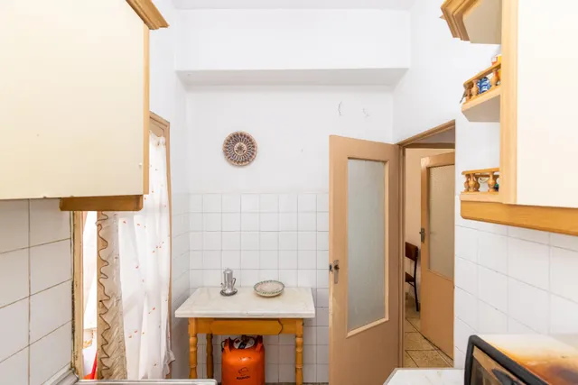 Piso para reformar junto a Plaza Einstein – 3 dormitorios y vistas despejadas — 17