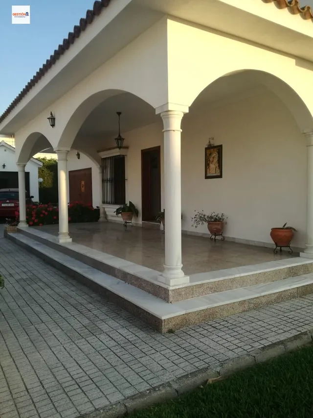 Casa independiente en parcela de 975 m2 con piscina — 12
