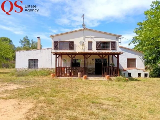 Encantadora masía rústica con instalaciones ecuestres en Maç