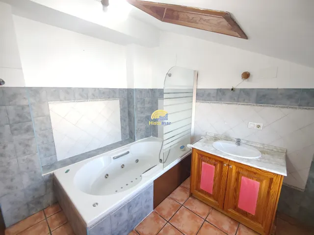 Encantadora Casa en el Casco Antiguo de Sagunto: Historia y Modernidad — 22