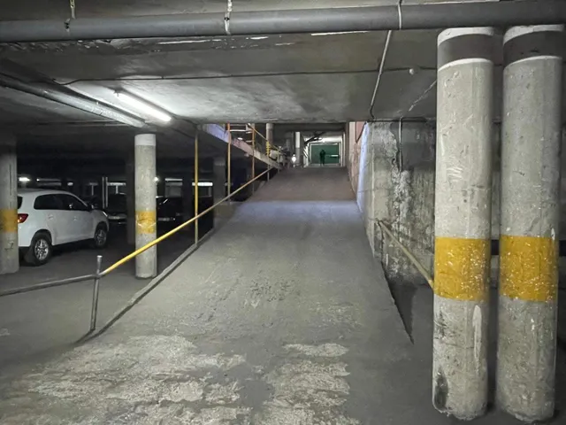 OLVÍDATE DE DAR VUELTAS: PLAZA DE GARAJE AMPLIA EN PARQUE DE VALENCIA — 3