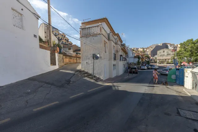 PISO EN MONACHIL DE 3 DORMITORIOS — 32