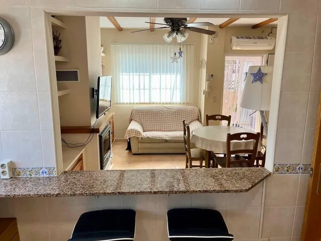 Bungalow Adosado en Alquiler en Urbanización con Piscina – Santa Pola, a solo 1 km de la Playa — 8