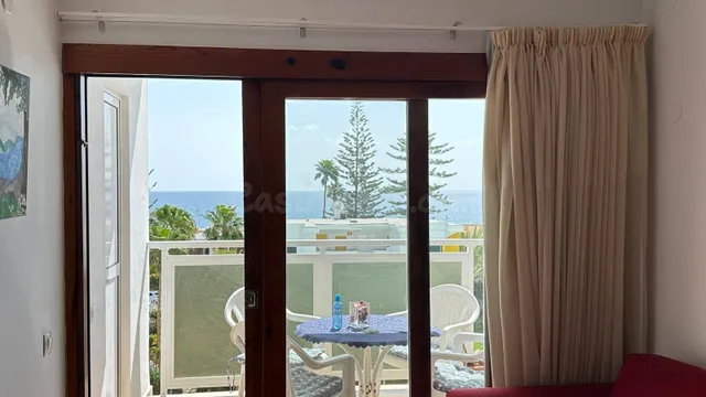 Apartamento de 2 habitaciones con balcón, vistas al mar, en  - foto 3