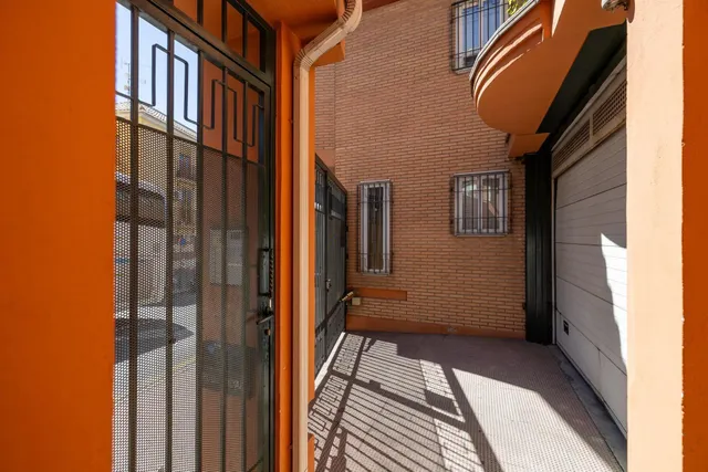 Espectacular casa unifamiliar en recinto cerrado en Granada capital — 35