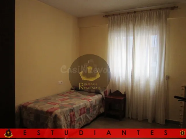 EST/ Piso amueblado para ESTUDIANTES con TRES dormitorios en - foto 4