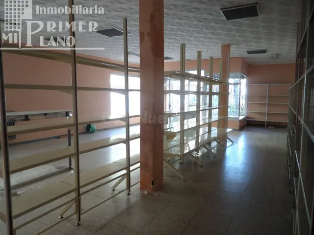 *LOCAL EN AVDA ANTONIO HUERTAS DE 150 M2 CON 4 ESCAPARATES P