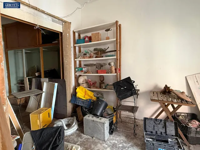 INMOBILIARIA ARBETETA VENDE EDIFICIO PARA REFORMAR EN PLENO CENTRO DE GUADALAJARA. — 31