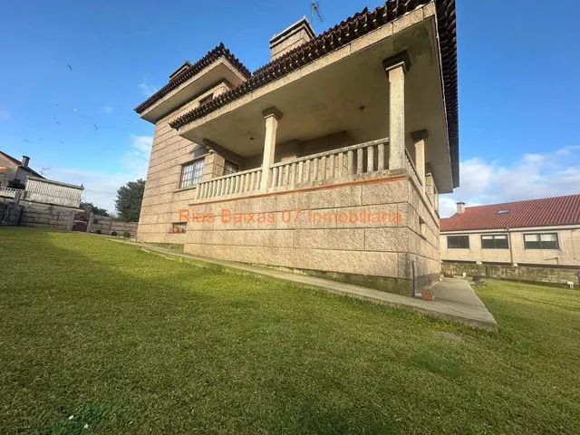 REF 7057 CHALET DE PIEDRA 5 DORM. CON 1.207 M2 DE JARDÍN EN  - foto 5