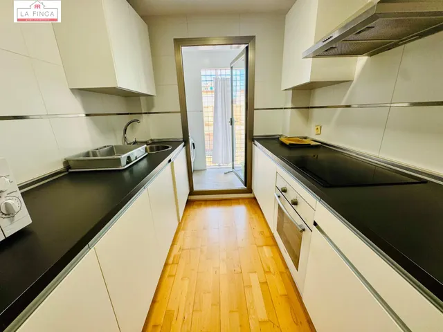 VIVIENDA 2 DORMITORIOS GARAJE Y TRASTERO CERCA DEL CENTRO — 14