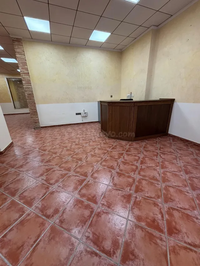 LOCAL COMERCIAL DE 300 m2 – ALQUILER CON OPCIÓN DE COMPRA — 4