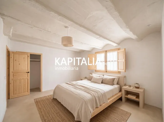 Casa en VENTA en Cerdà con cochera, patio interior y chimenea, ideal para reformar — 16