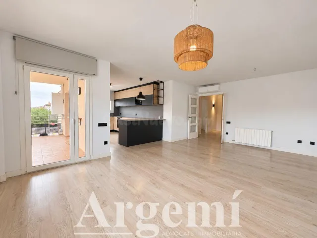 Duplex en alquiler en Palau-solità i Plegamans — 2