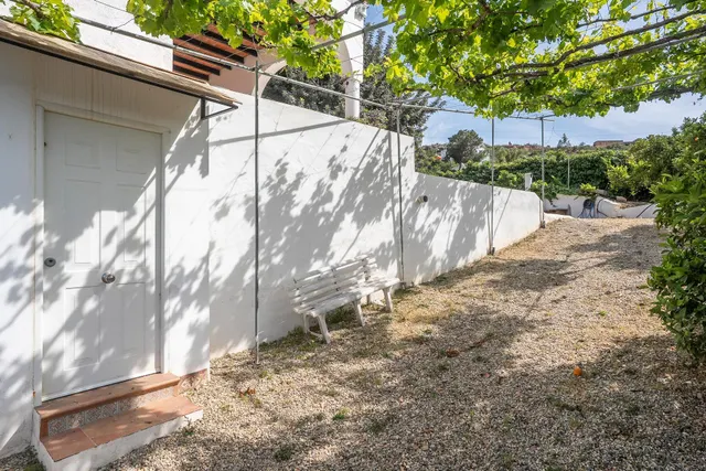 Casa con parcela en perfecto estado — 12