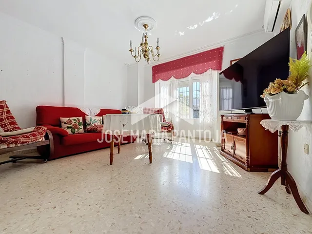 Adosado cuatro dormitorios con sótano y buhardilla — 8