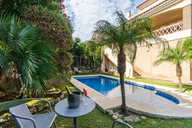 Chalet 4 habitaciones 371m² en venta - Riviera del sol
