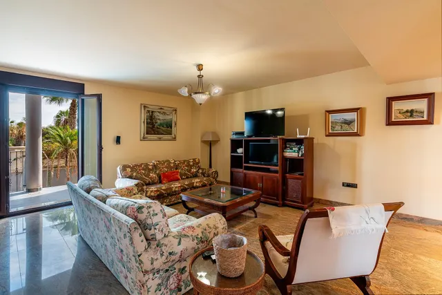 Exclusivo Chalet Independiente en Almerimar: Elegancia, Amplitud, Privacidad, Gran Parcela, Excelentes Calidades y Acabados de Lujo — 7