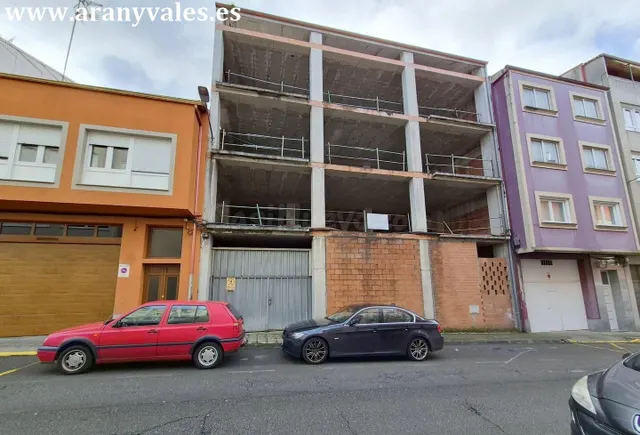 Edificio en Construcción en Calles Xallas-Mahón - foto 2