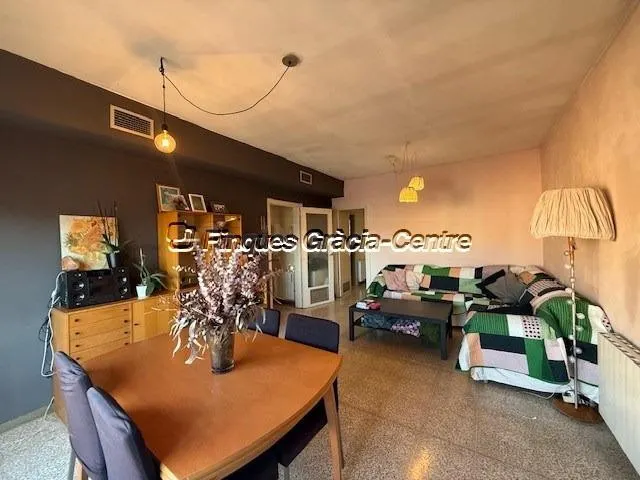 Piso en venta en el Eixample de Sabadell - foto 2