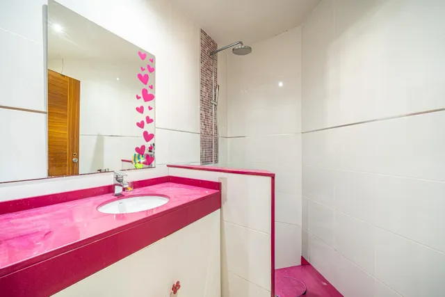 Chalet unifamiliar de 5 dormitorios y 5 baños, con piscina, garaje, ascensor y apartamento de invitados en Peguera (Calvià) — 29