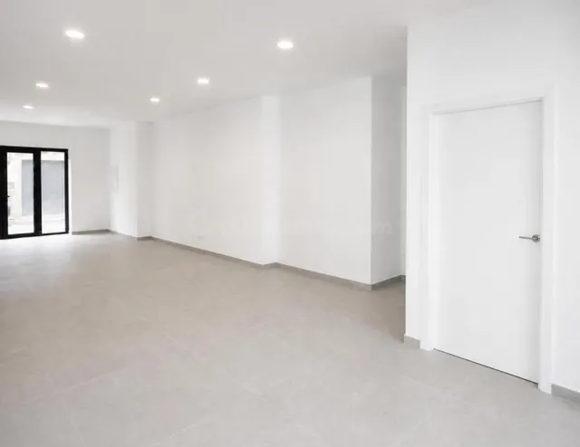 OPORTUNIDAD DE NEGOCIO: SE VENDE LOCAL COMERCIAL DE OBRA NUE - foto 3