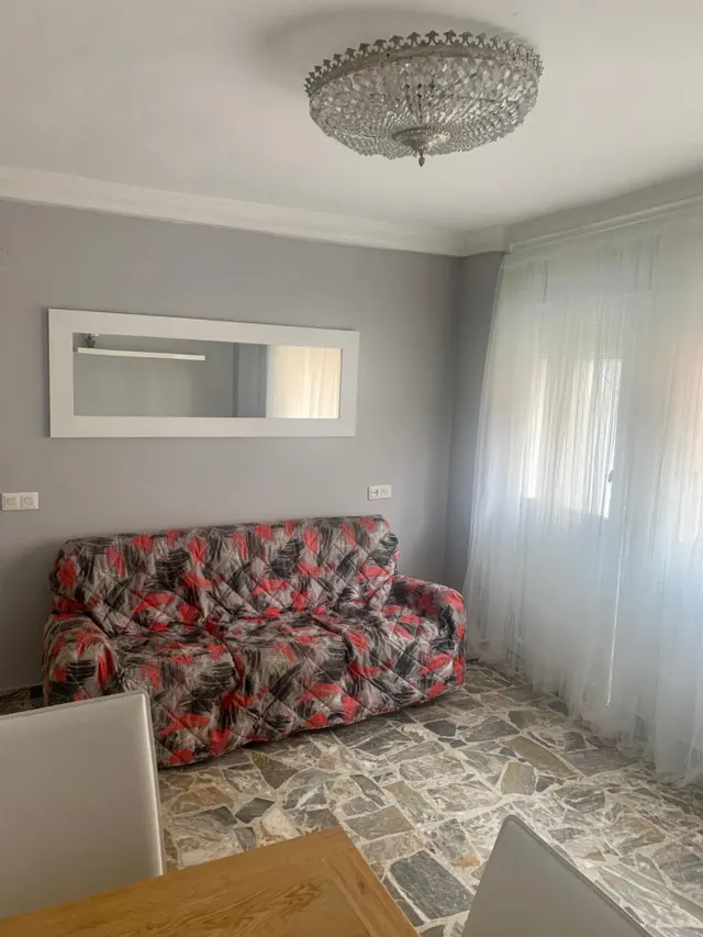 Apartamento con 3 dormitorios en calle Zafiro  11, Alicante — 7