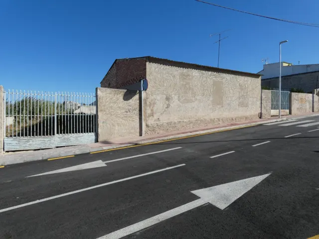 ++ 2000M2 DE SOLAR URBANO, A 2 CALLES, 3.5 PLANTAS ( 7.500M DE TECHO)++ — 5