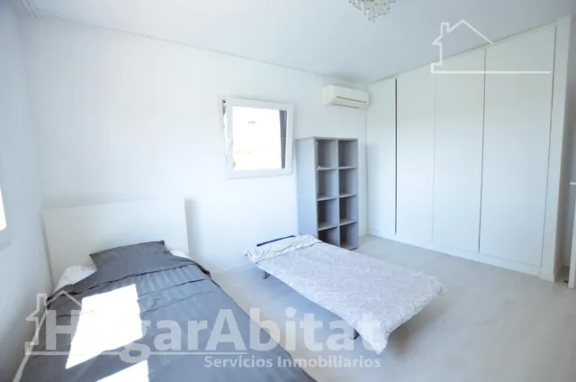 PRECIOSO CHALET REFORMADO CON PISCINA, GARAJE Y DOS TERRAZAS — 33