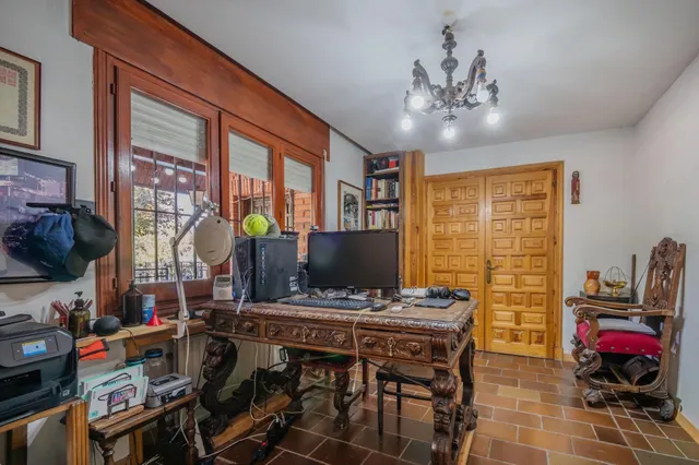 Mansión residencial: Privacidad, naturaleza y gran potencial en Villanueva de la Cañada — 48