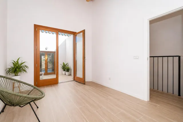 ESPECTACULAR ADOSADO TOTALMENTE REFORMADO COMO OBRA NUEVA — 28