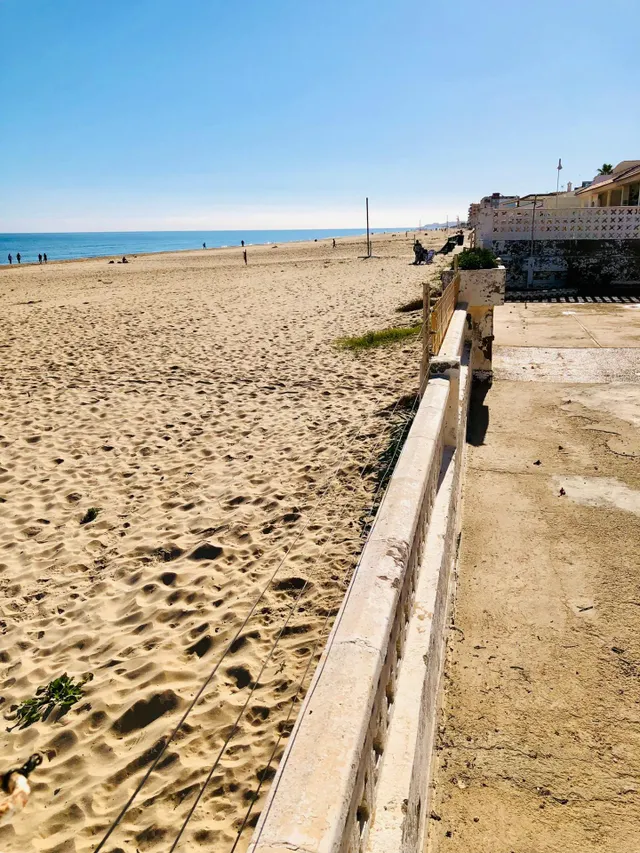 Villa en Guardamar. Primera línea con acceso directo a la playa — 44