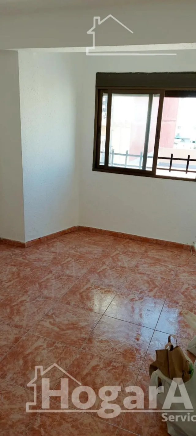 ¡OPORTUNIDAD DE INVERSIÓN! MUY LUMINOSO CERCA DEL AYUNTAMIENTO — 14