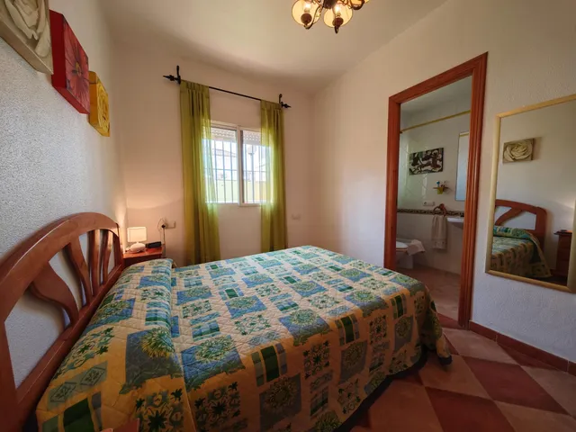 CHALET CON PISCINA EN SANCTI PETRI — 44
