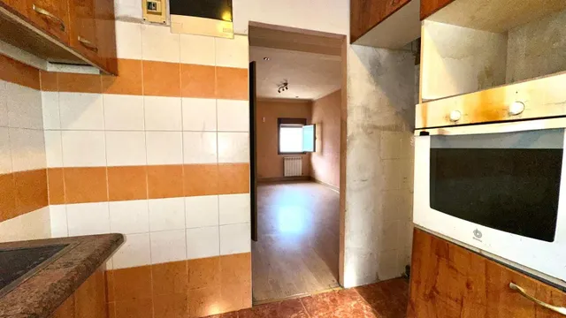 Excelente oportunidad para adquirir una vivienda con gran potencial en Donostia-San Sebastián. — 18