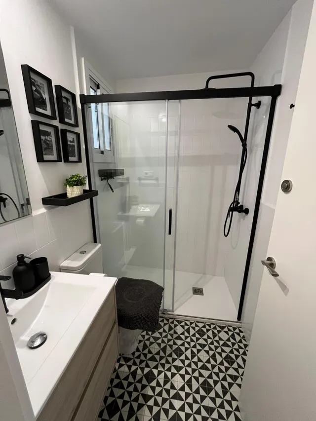 PISO REFORMADO de 3 dormitorios, con PATIO PRIVADO — 18