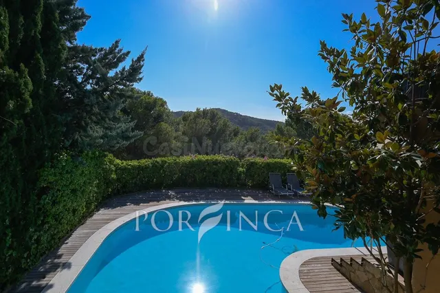Exclusiva villa de estilo mediterráneo en gran terreno en Ta - foto 4