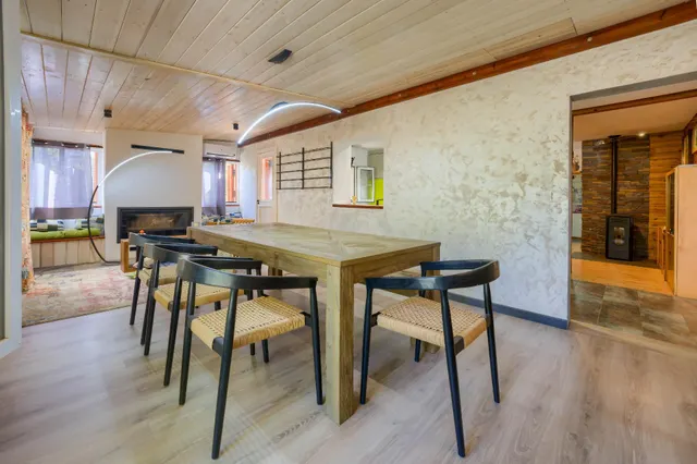 Chalet independiente de una planta con apartamento, piscina y parcela urbana de 2.800 m2 — 6