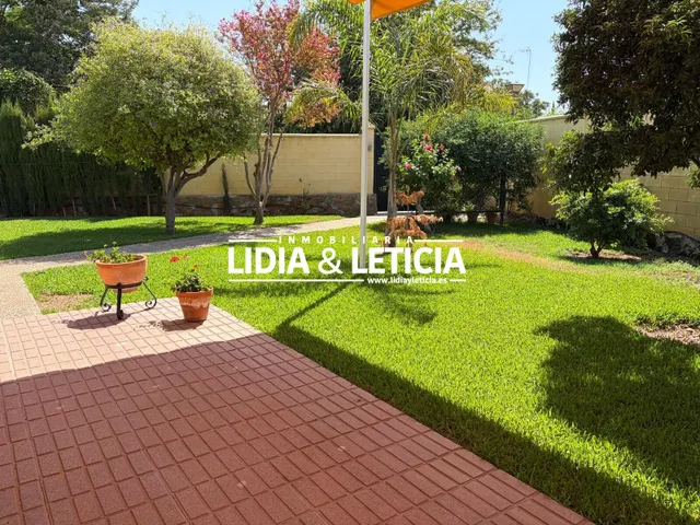 Fantástico Chalet en una sola planta — 46