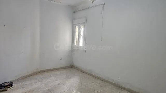 SE VENDE PISO DE TRES DORMITORIOS EN ALGECIRAS, ZONA CENTRO. - foto 3