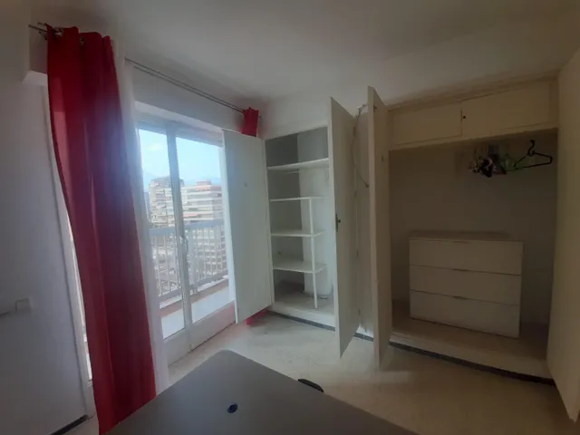 APARTAMENTO DE DOS DORMITORIOS EN PRIMERA LINEA DE PLAYA DE LEVANTE CON PARKING — 13