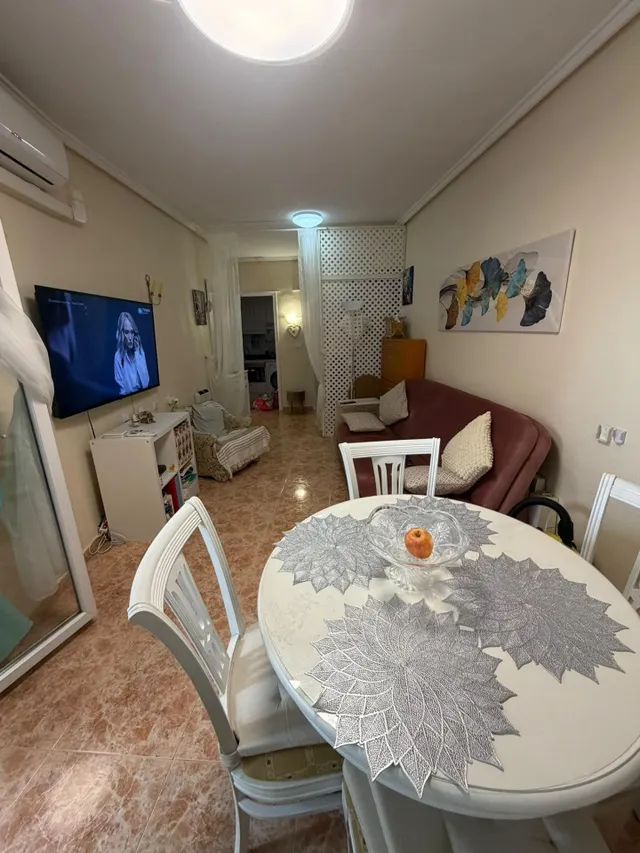 Apartamento con piscina compartida, Alicante, Torrevieja, Playa del Cura. 1 habitación | 54 m2 | A 900 metros del mar — 7