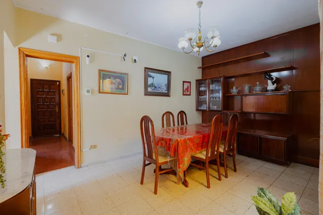 CASA UNIFAMILIAR CON TERRENO URBANO Y GRANDES POSIBILIDADES EN OFRA — 17